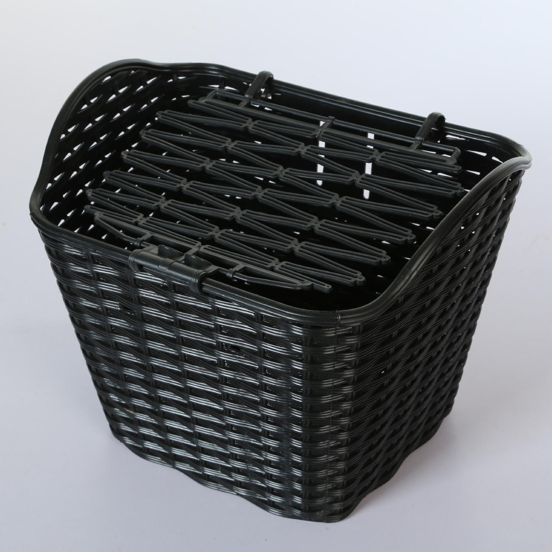 Factory in stock supply wholesale bicycle basket plastic imitation rattan basket with cover electric car ingot basket
