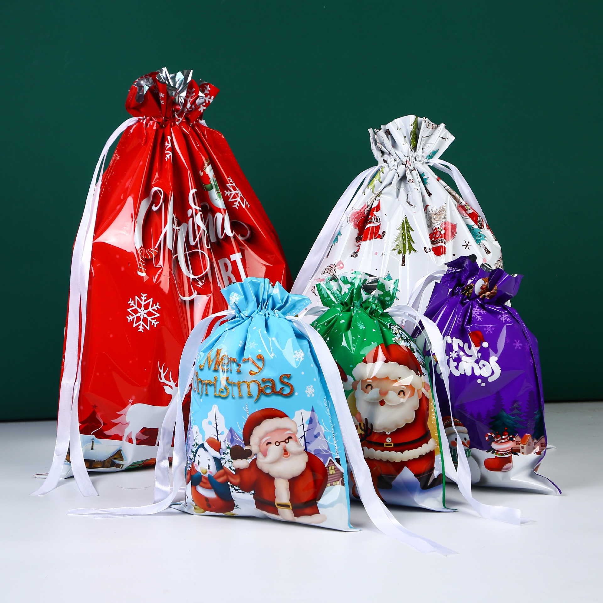 2024 Cross-border New Christmas Packaging Bundle Drawstring Gift Bag Santa Candy Gift Bag suit_voghion.com