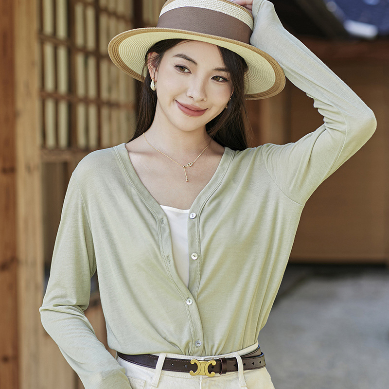 Spring and Summer 2025 Thin Tencel Cardigan Sun-protective Clothing Women's Korean-style Loose Lazy Style V-neck Knitted Air-conditioning Fir Jacket
