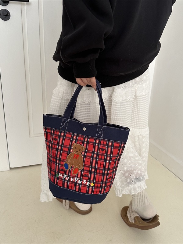 Casual simple portable canvas bag winter New versatile cartoon bear large capacity western style personalized commuter bag fashion