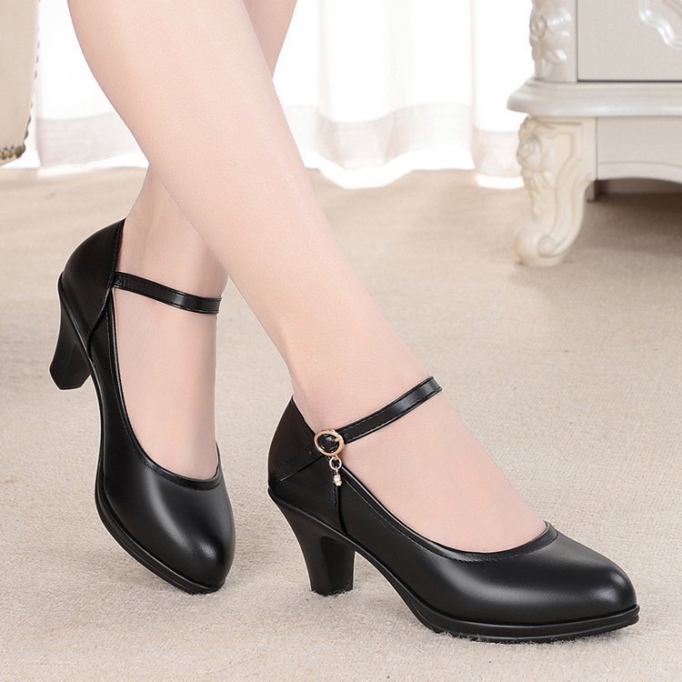 2023 autumn new casual buckle thick heel middle-aged mother shoes women manufacturers wholesale