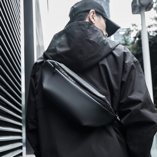 Crossbody bag men's functional shoulder bag fashion brand chest bag sports waist bag fashion casual multi-functional outdoor small backpack