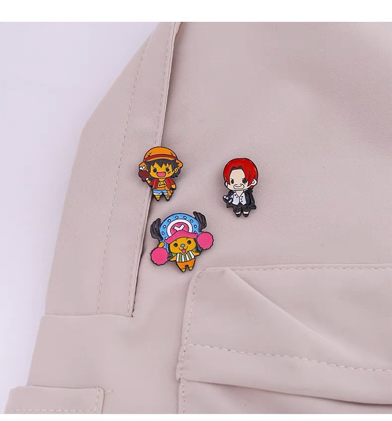 Pin of the Straw Hat Pirates' Support Group: Luffy, Sanji, Zoro, Robin, and Nami