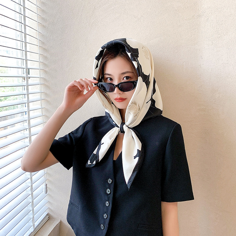 夏季新款90斜紋大方巾花卉仿真絲絲巾2021百搭復古黑白裝飾頭巾女
