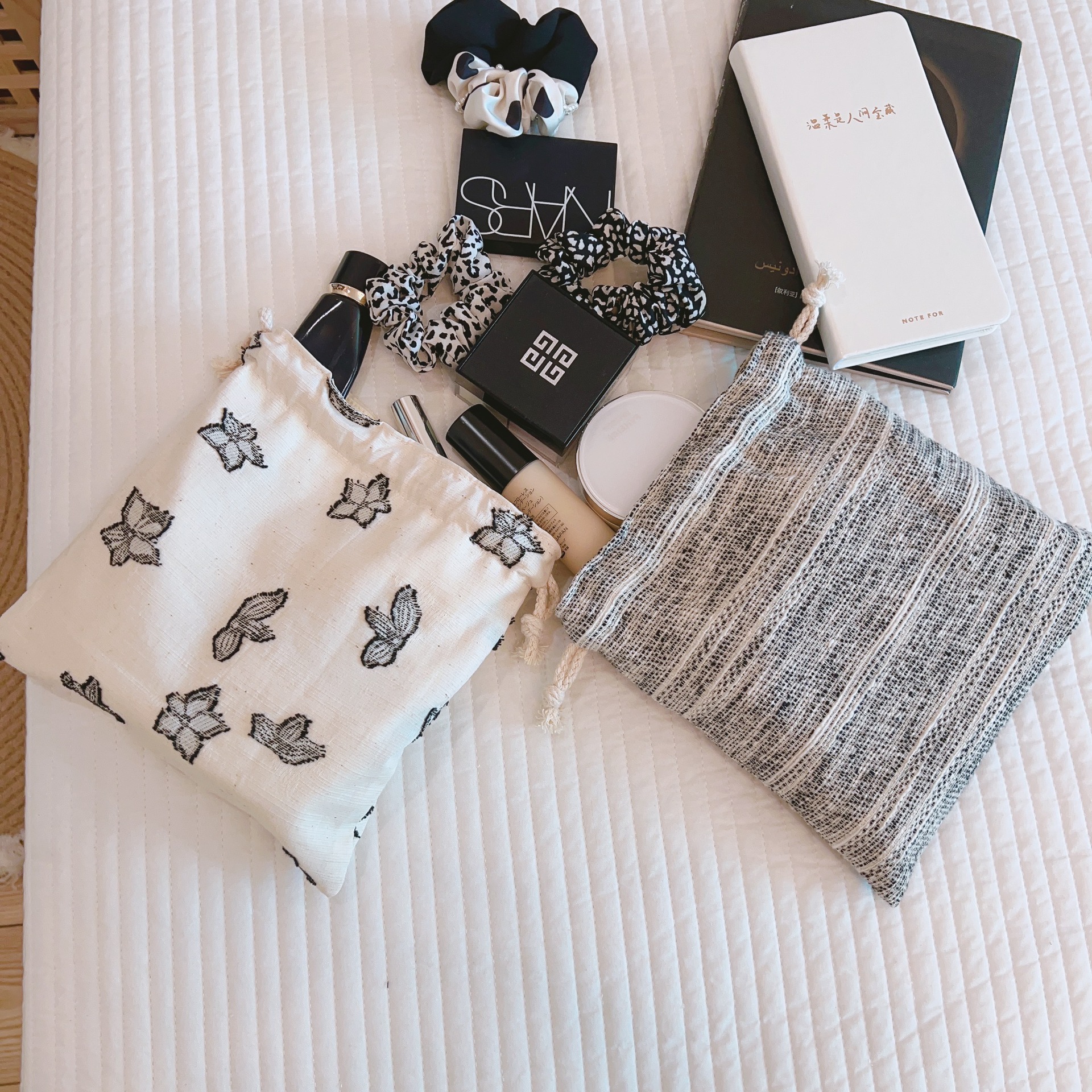 [Su Xi cloth bag] Artistic plain cotton and linen drawstring bag bunched small cloth bag mobile phone mask storage bag hand bag