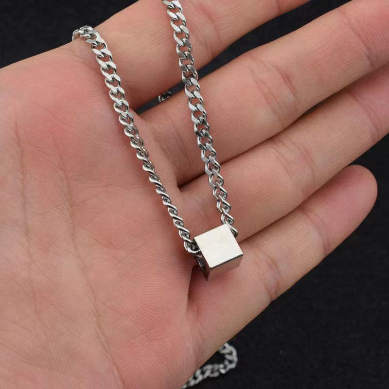 Wang Yibo same square necklace men's simple punk girl necklace all-matching Harajuku men's and women's necklace clavicle chain