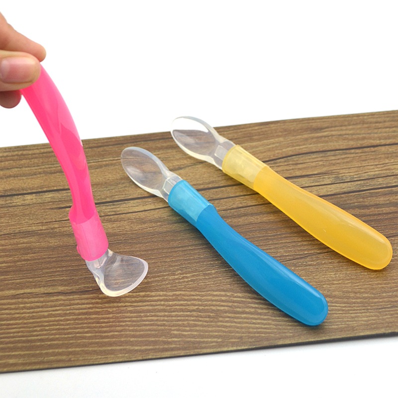 Factory wholesale baby silicone soft spoon newborn feeding feeding soft head silicone spoon medicine spoon