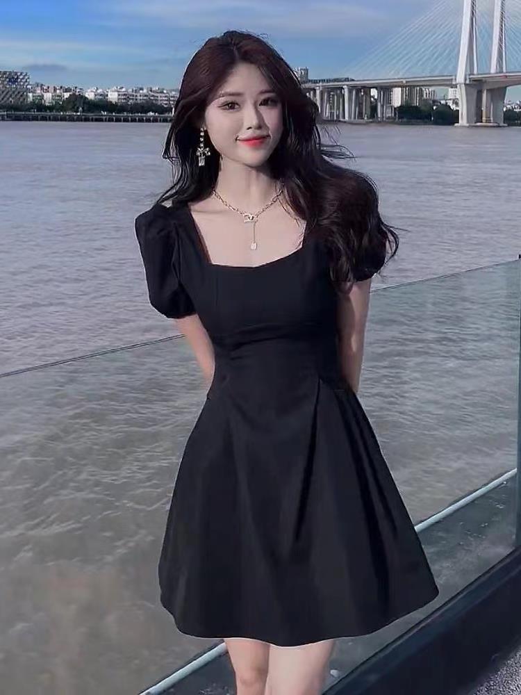 High-end Hepburn Style Small Black Dress Women's Summer New French Style Retro Square Collar Puff Sleeve Tight Waist Dress Sweet and Spicy