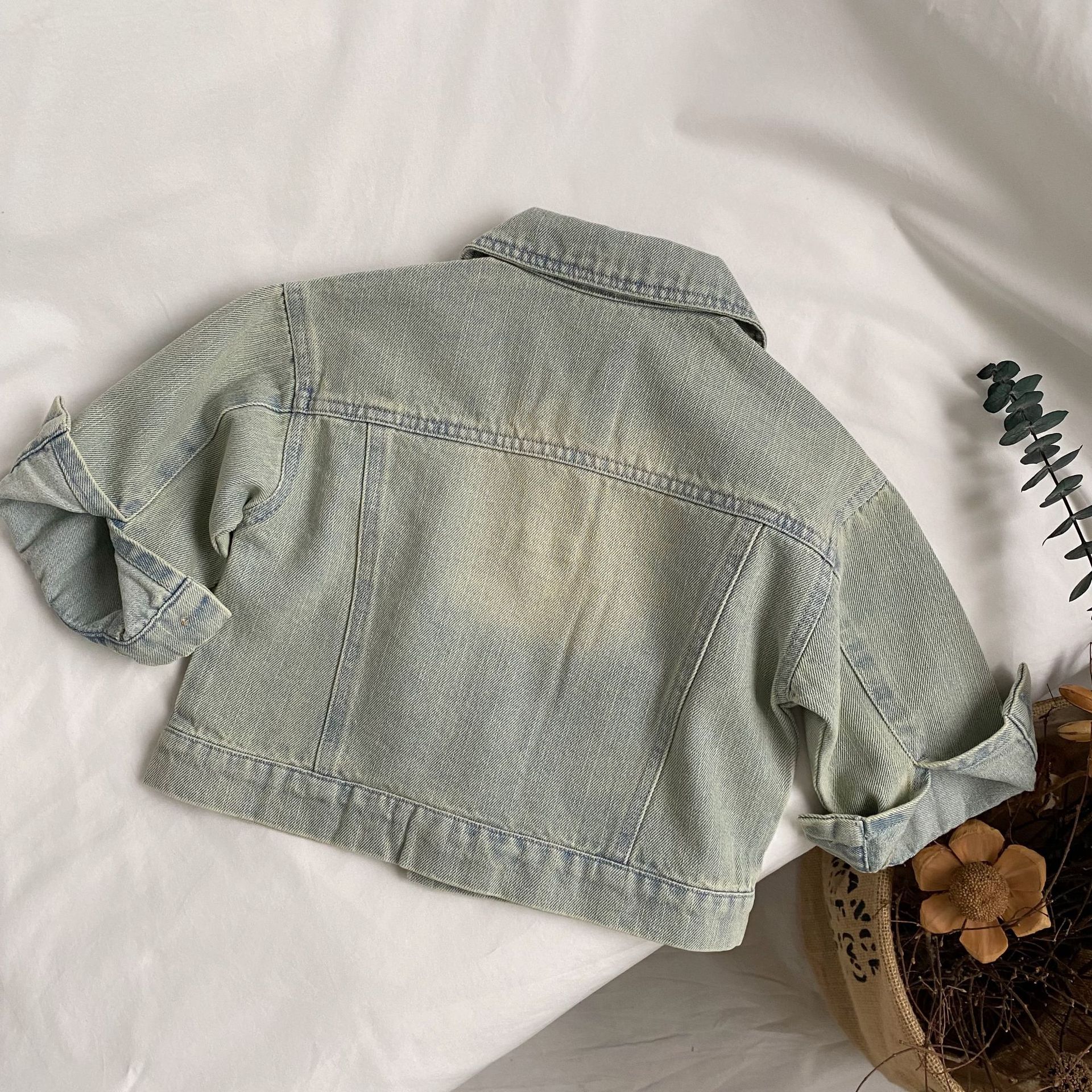 spring new children's retro distressed Denim shirt men's and women's baby lapel cardigan coat fashion