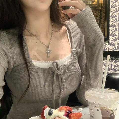 Cross-border Pure Desire Hot Girl Chest-revealing Long-sleeved T-shirt Autumn and Winter Slim-fit Square Collar Base Shirt Women's Design Sense Top
