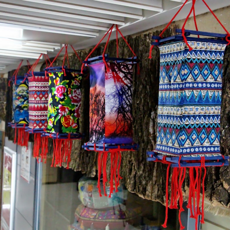 Vintage Decorations Yunnan Ethnic Style Decorative Cloth Lantern Bar Hotel Study Outdoor Festival Wooden Lampshade