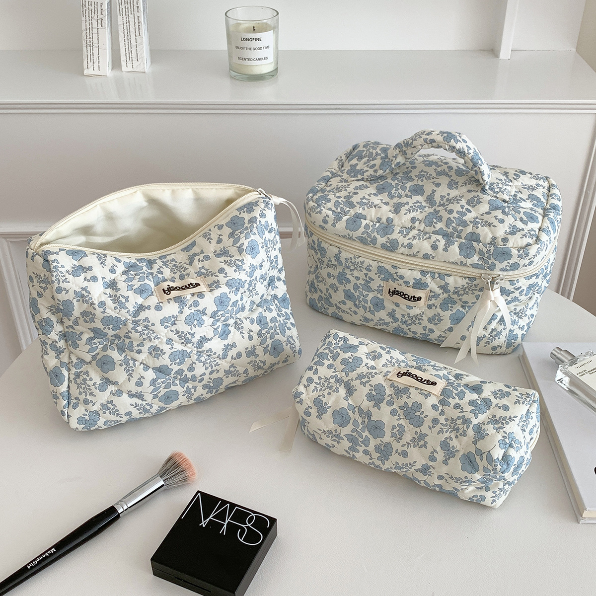 Ins Style Simple Small Floral Handheld Cosmetic Bag Large Capacity Cosmetic Storage Bag Portable Wash Storage Bag for Women