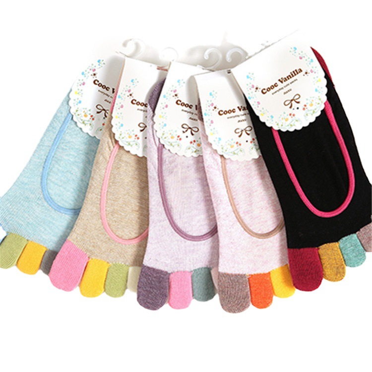 Factory wholesale spring and summer invisible boat socks cotton non-slip silicone Korean version of the five-finger socks Amazon women's shallow five-toe socks
