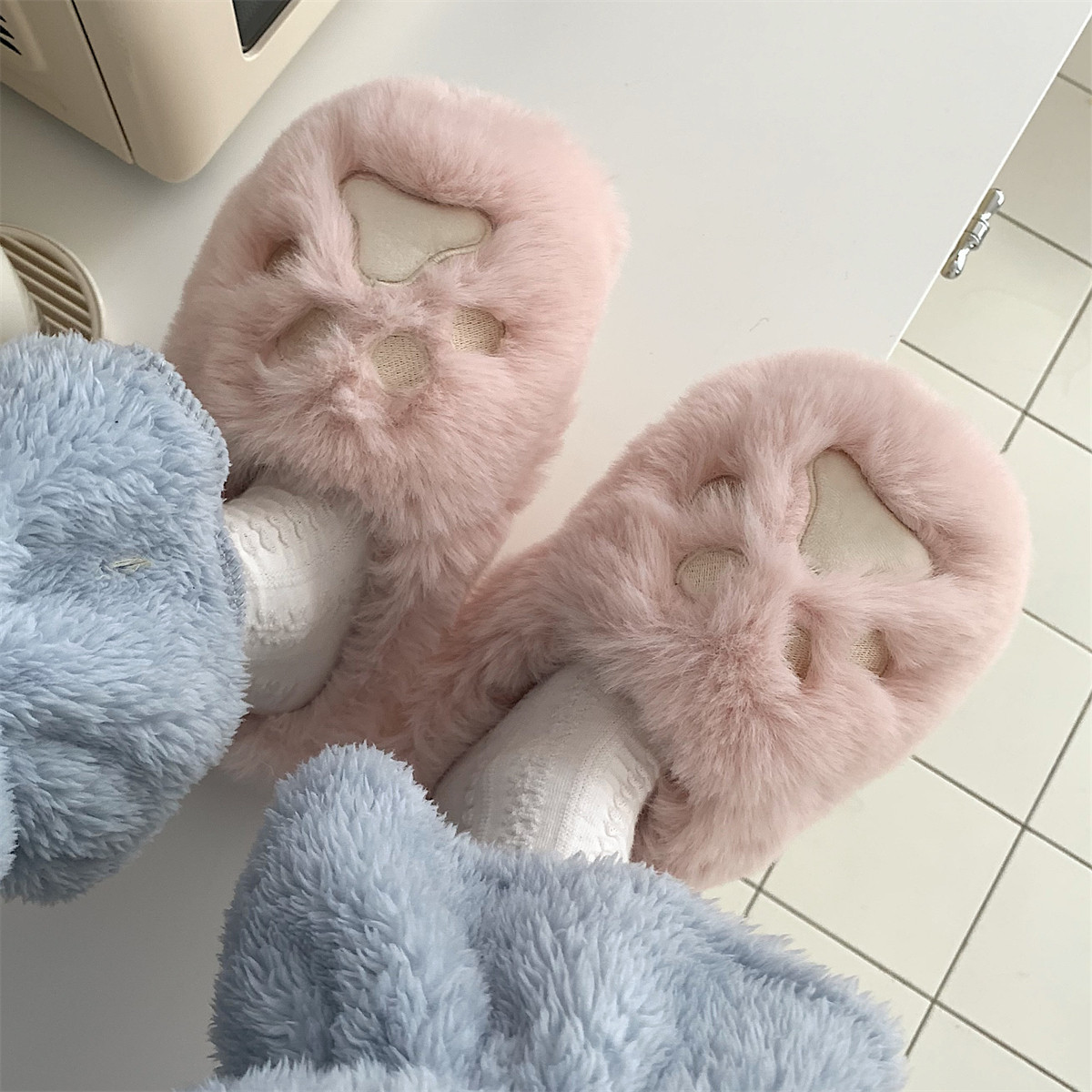 Pantoufles d'hiver en coton à demi-talon pour femme, style coréen, pour étudiante, en forme de cœur, douces et mignonnes, avec griffes de chat_voghion.com