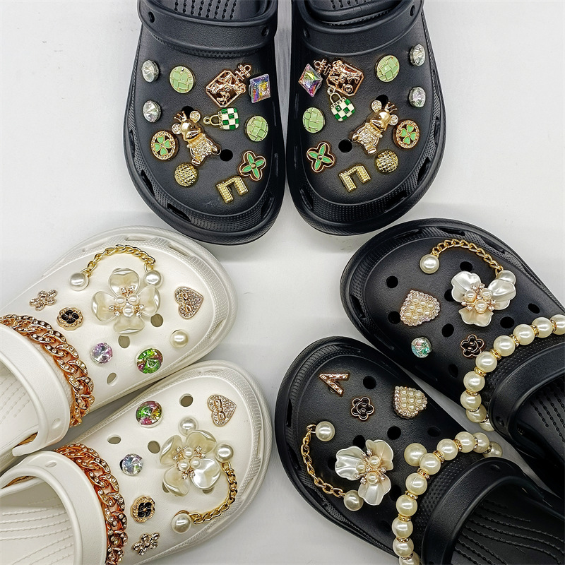 Cross-border New Fit Hole Shoes Accessories diy Shoe Buckle Pearl Metal Rhinestone Chain Set Shoe Flower Decorative Buckle