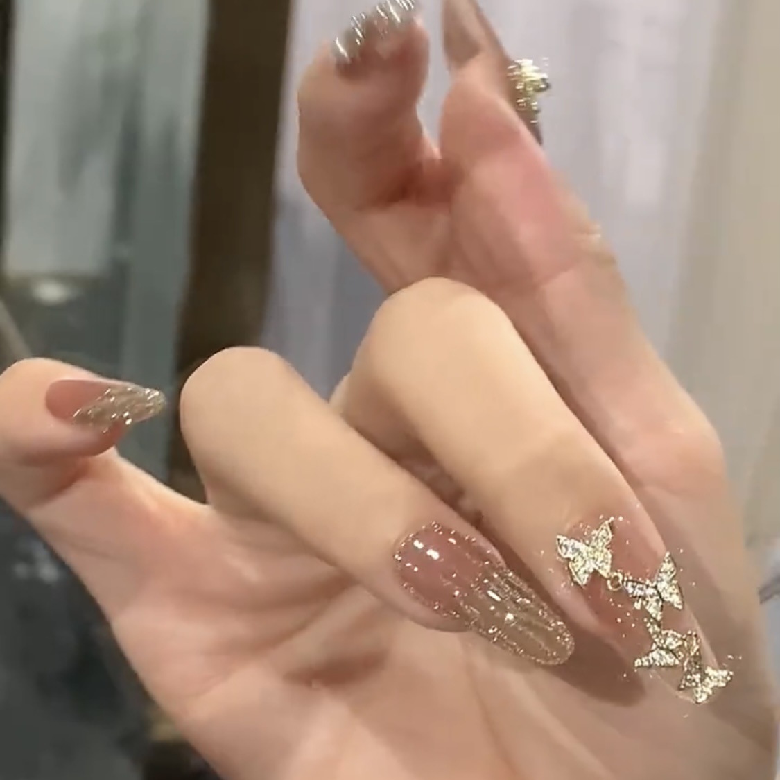 閃粉美甲貼片穿戴美甲成品咖色冰透飄帶香檳爆閃蝴蝶新娘可拆卸甲