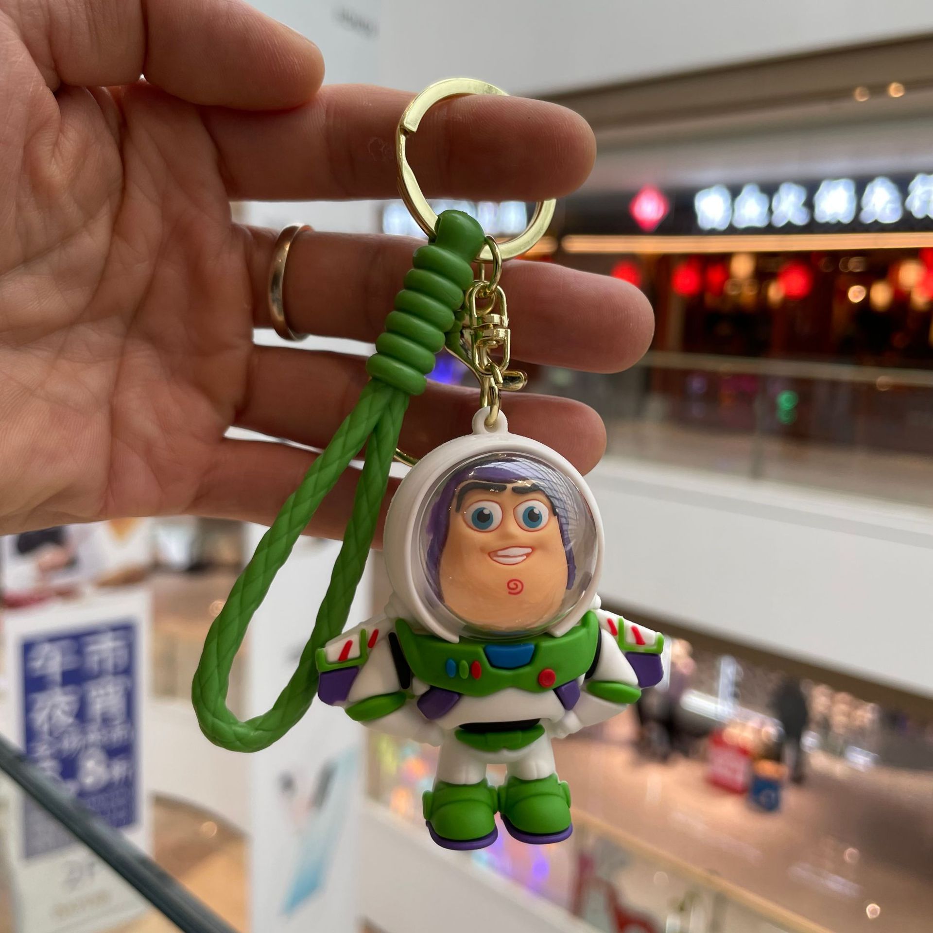 Cute Cartoon Toy Story Buss Lightyear Keychain School Bag Pendant Pendant Car Key Chain Small Gift