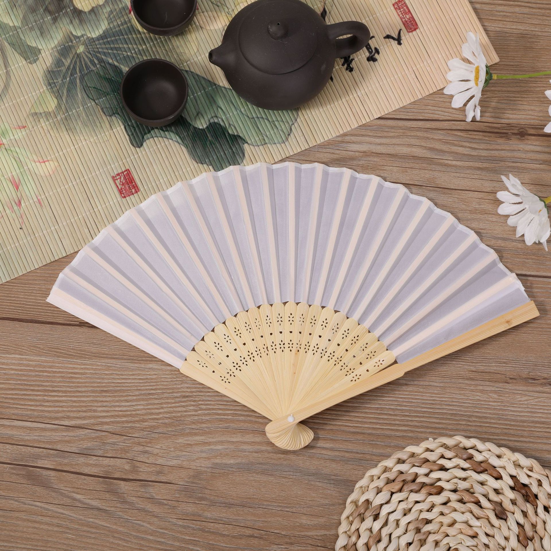Plain 7 inch cloth fan solid color folding fan polyester bamboo fan advertising fan diy hand-printed logo silk lettering