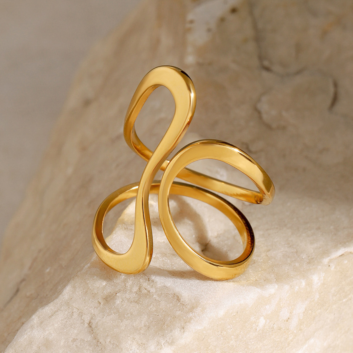 goldener Edelstahlring mit glatter, linienförmiger offener Nische, einzigartiges Liniendesign, Titanstahlring_voghion.com