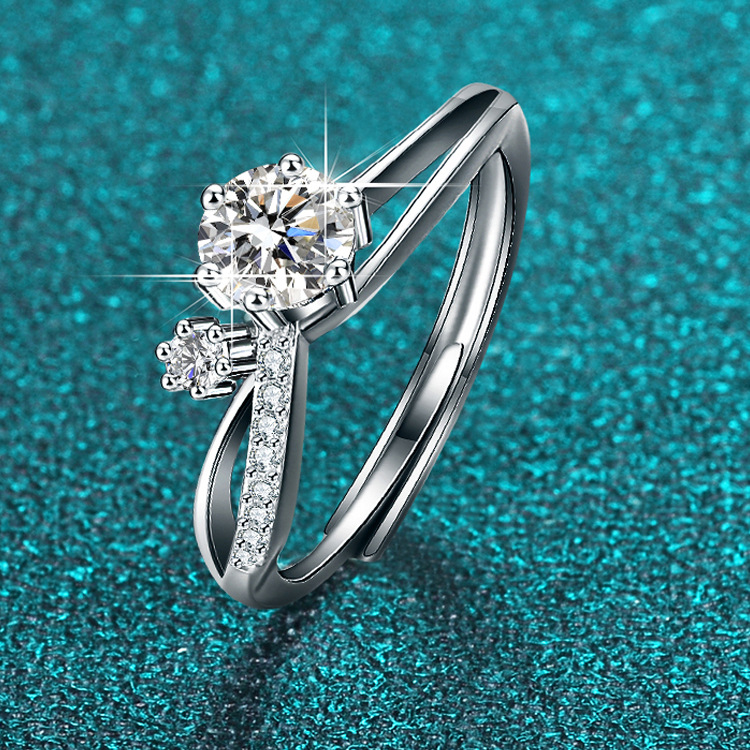 XYL戒指新款S925女結婚求婚情侶50分仿真鑽戒莫桑石婚戒六爪指環