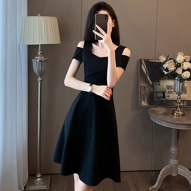 Black French Shoulder dress Women's Summer 2024 New Elegant Slimming Hepburn Style Sling Skirt for Small Women