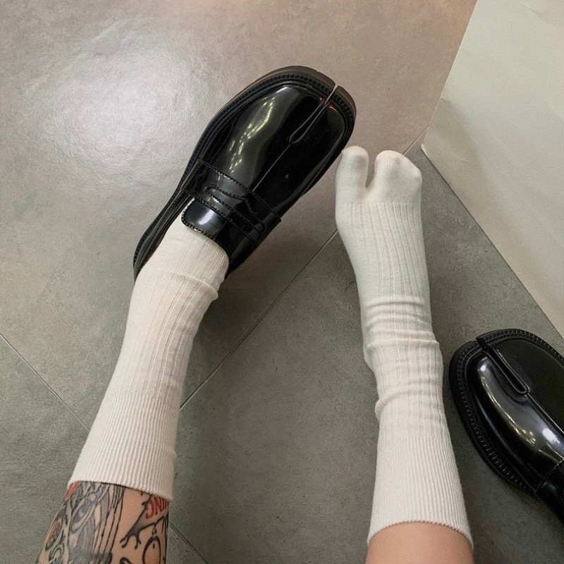 Japanese Style Minimalist Toe Socks with Stripes_voghion.com
