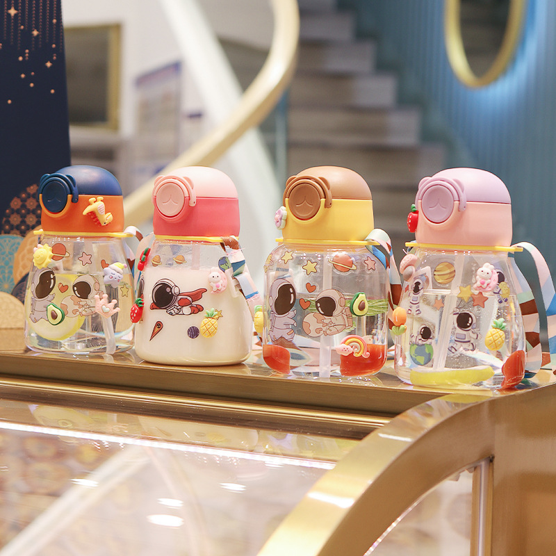 New Cartoon children's plastic cup stickers large capacity straw water Cup male and female students crossbody outdoor bounce Cup