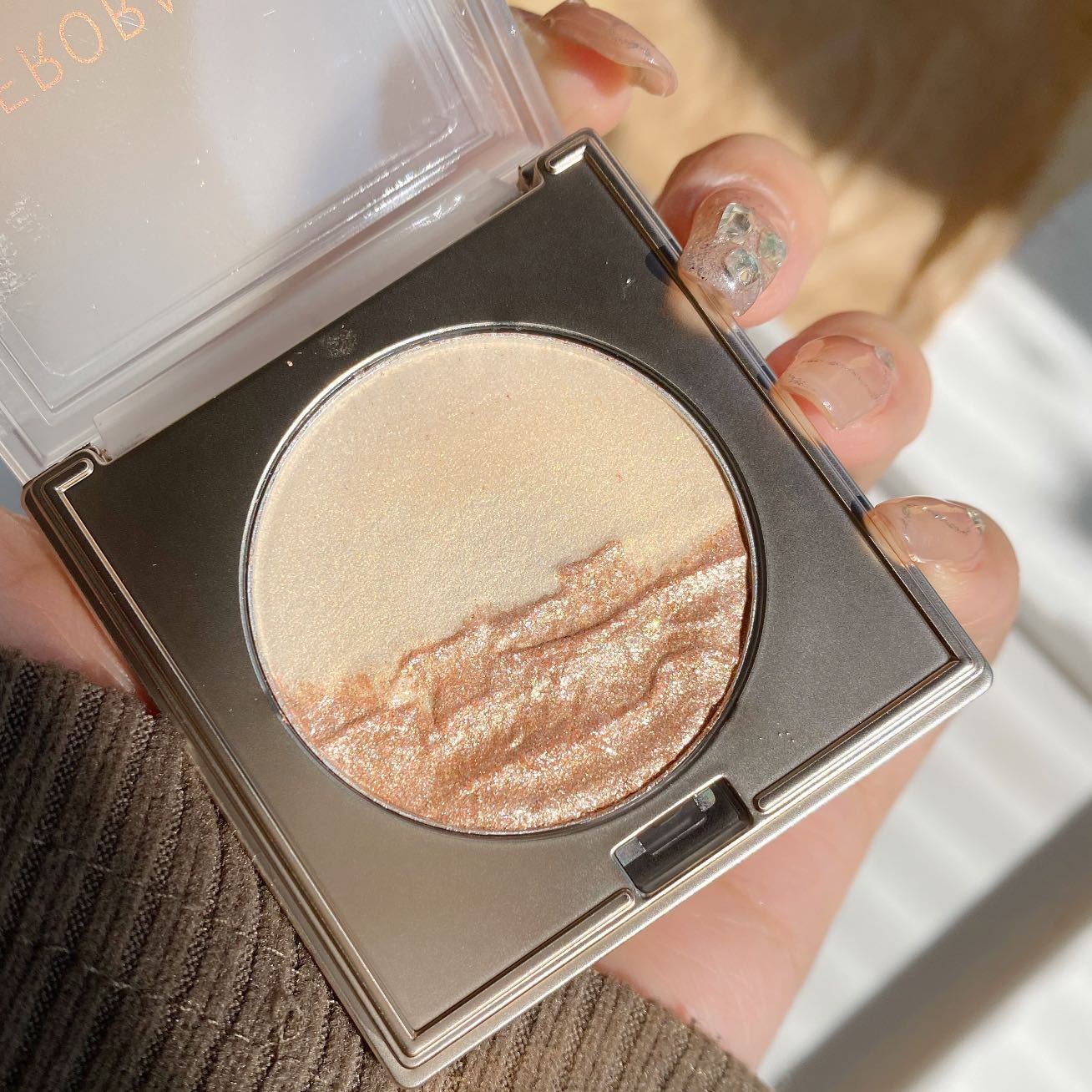 HERORANGE high-gloss cosmetic powder pearly three-dimensional lasting brightening cosmetic Cowherd two-color high disc