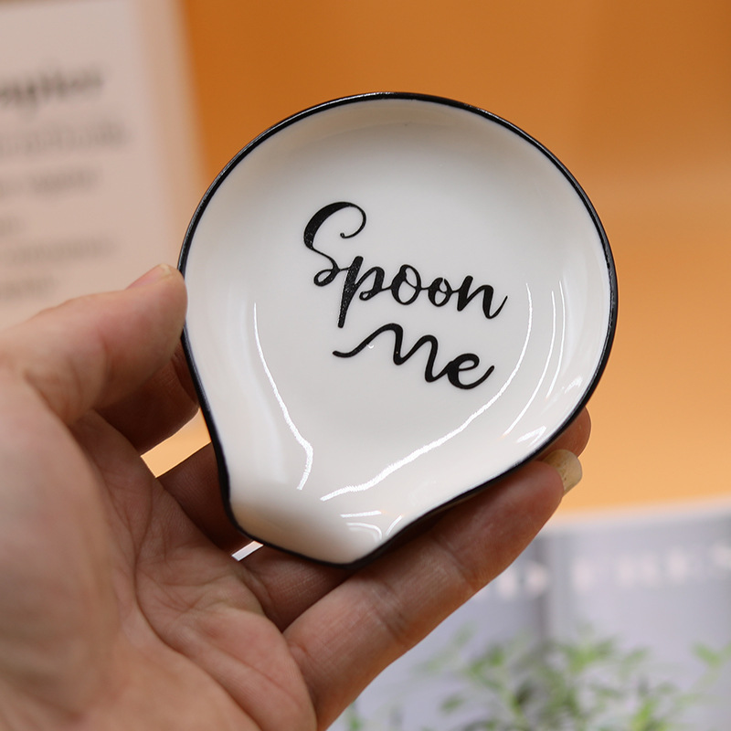 Ceramic spoon holder factory cross-border new creative spoon pad restaurant thickened snack dish export soup spoon spoon holder