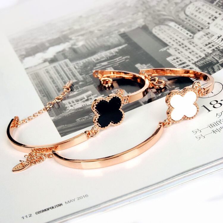 ins Korean Style Trendy Beautiful Girl Four-leaf Clover Bracelet Elegant Goddess Exquisite Lucky Grass Bracelet