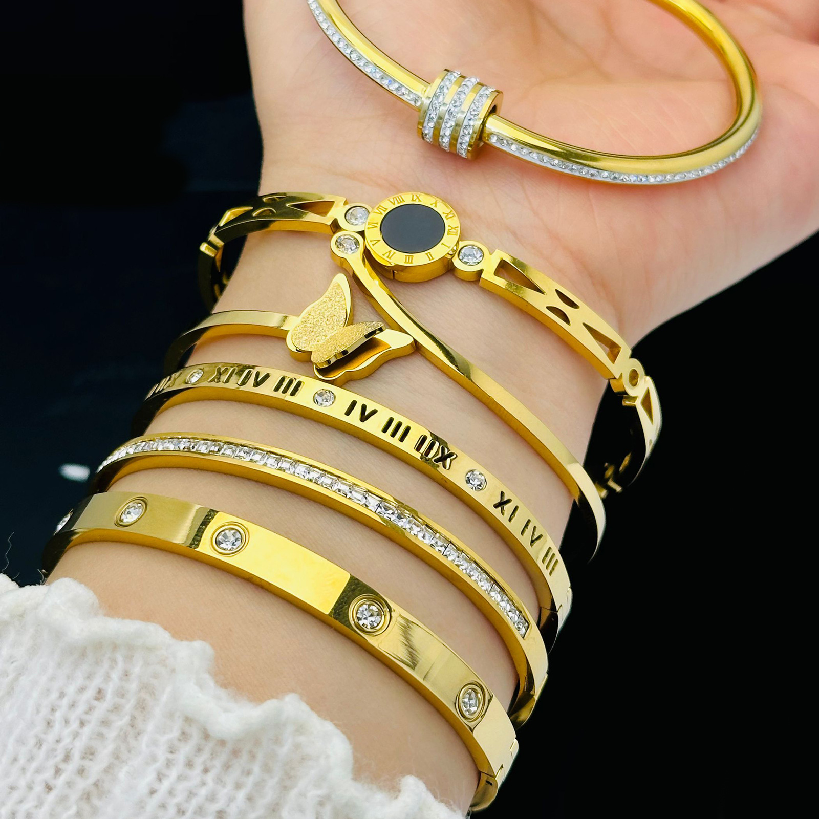 Round Diamond-encrusted Titanium Bracelet High-grade Bracelet Ins Niche Design Simple Cold Style Bracelet Korean Style Personality