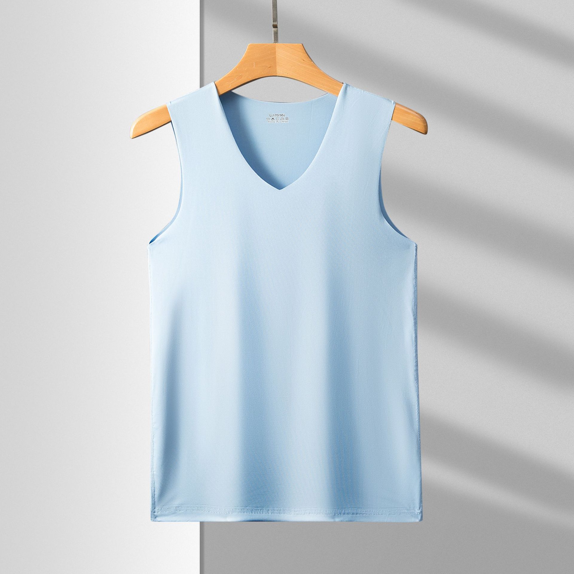 Men's Traceless Vest Sleeveless V-neck Casual Cut Ice Silk Tight Sports Hurdle Super Elastic Summer Slim