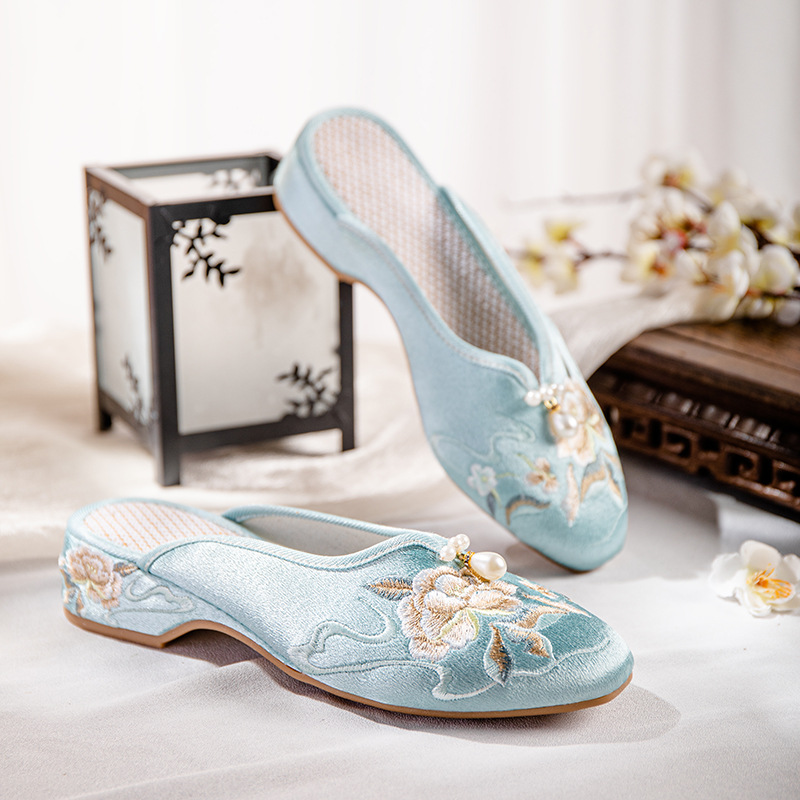 Han Xiang 2023 Spring and Summer New Old Beijing Cloth Shoes National Style Tea Art Cheongsam Slippers Ethnic Style Flat Heel Embroidered Shoes