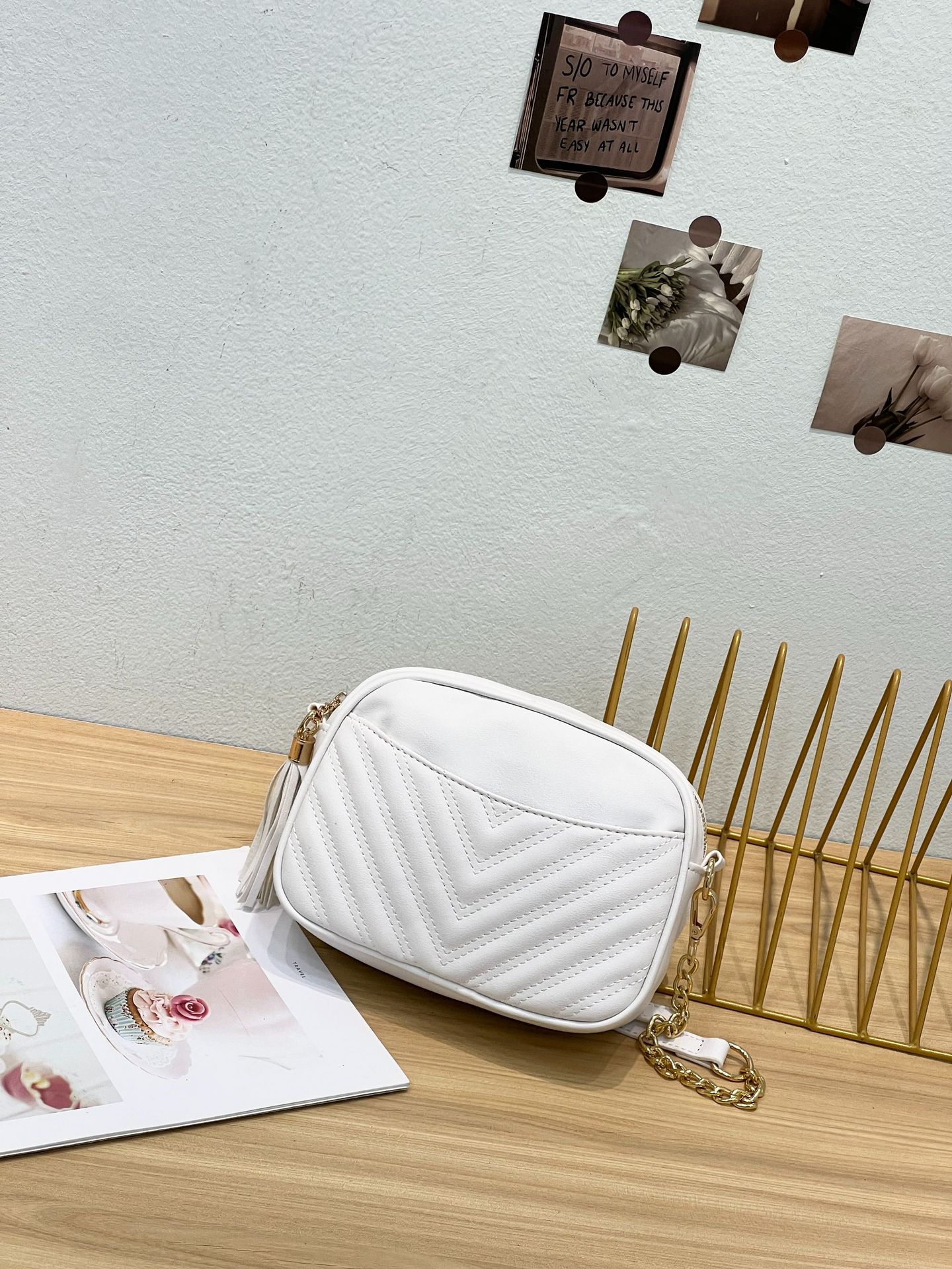 Cross-border BAG2024 New Women's Bag Fashion Trend Shoulder Crossbody Bag Embroidery Chain Small Bag