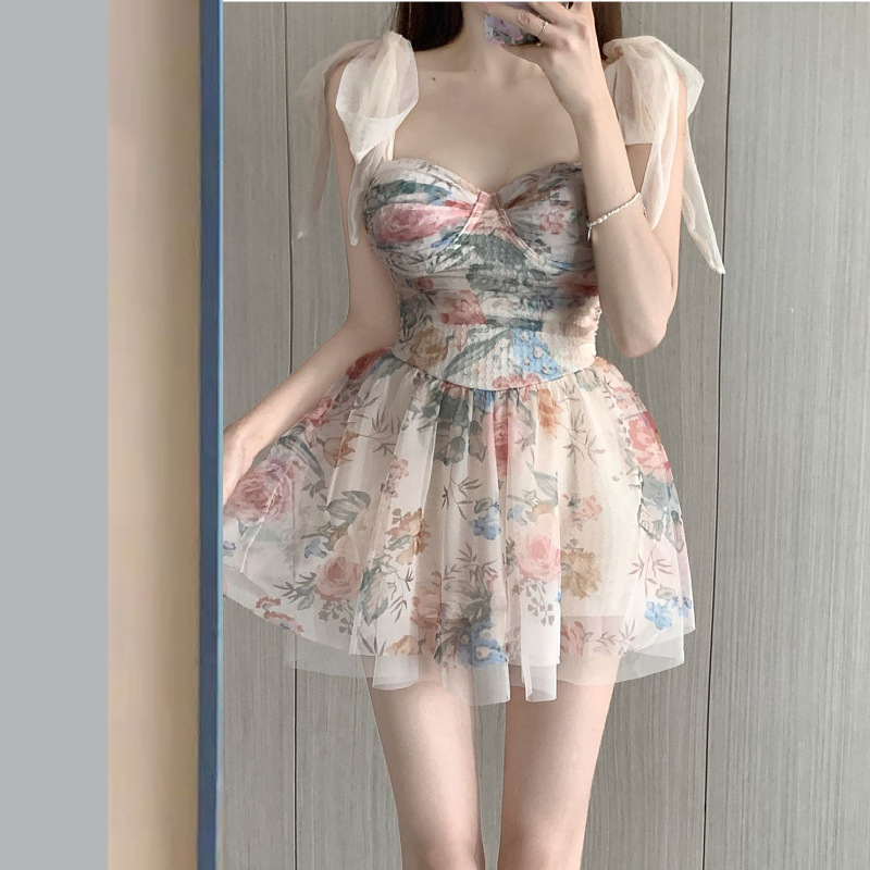 One-piece swimsuit women's fresh skirt Conservative belly covering meat high-grade hot spring hot spring hot girl pure desire style swimming suit