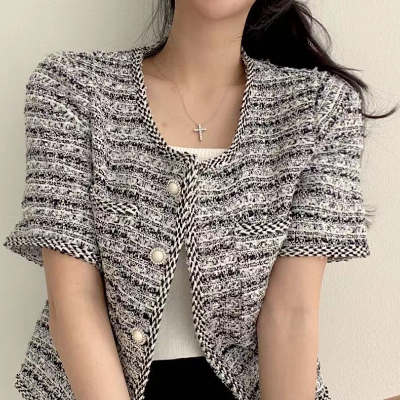 Koreanesche Chic Summer Einfach Elegant Ronn Ausschnëtt Locker Kant Perl Eenzelknäppt Duebeltasch Tweed Kuerzmantel_voghion.com