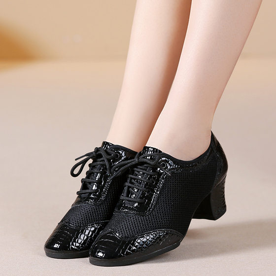 New Latin dance shoes women's dance shoes soft bottom dance shoes adult Middle heel teacher shoes square dance shoes summer shoes