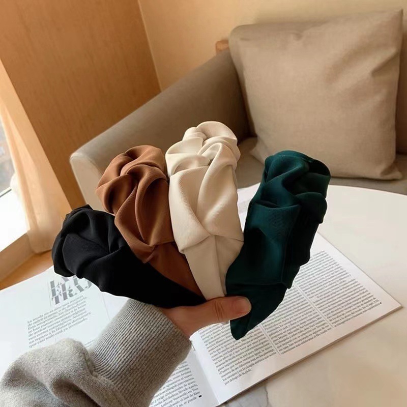韓国の東門気質のしわの広い辺の純色のシンプルな髪のカチューシャのファッション的なレトロな布芸の髪のカチューシャの髪飾りの女性|undefined