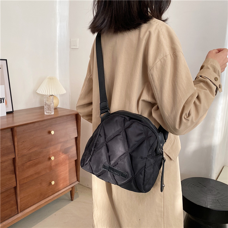 Bag Women's 2021 New Crossbody Bag ins Popular Large Capacity Simple All-match Western Style Broadband Rhombic Shell Bag