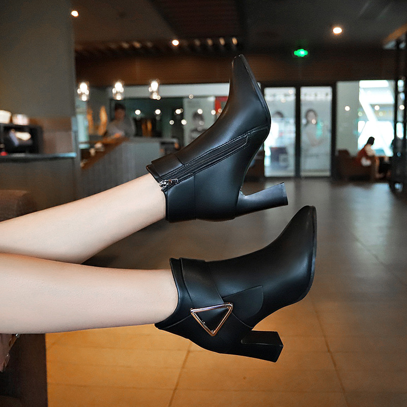 2024 autumn and winter New Chelsea boots high heel ankle boots Women's thick heel pointed slimming ankle boots Martin boots