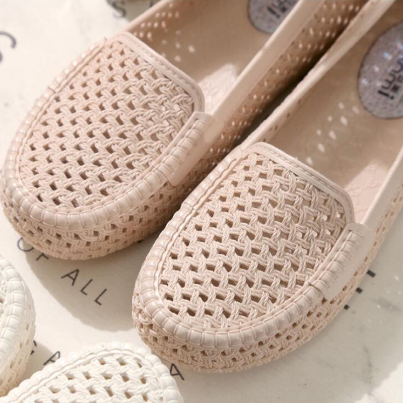 Sandals Women's Nurse Work Shoes Hollow Breathable Soft Bottom Plastic Toe Casual Sandals Mom Shoes Beach Shoes