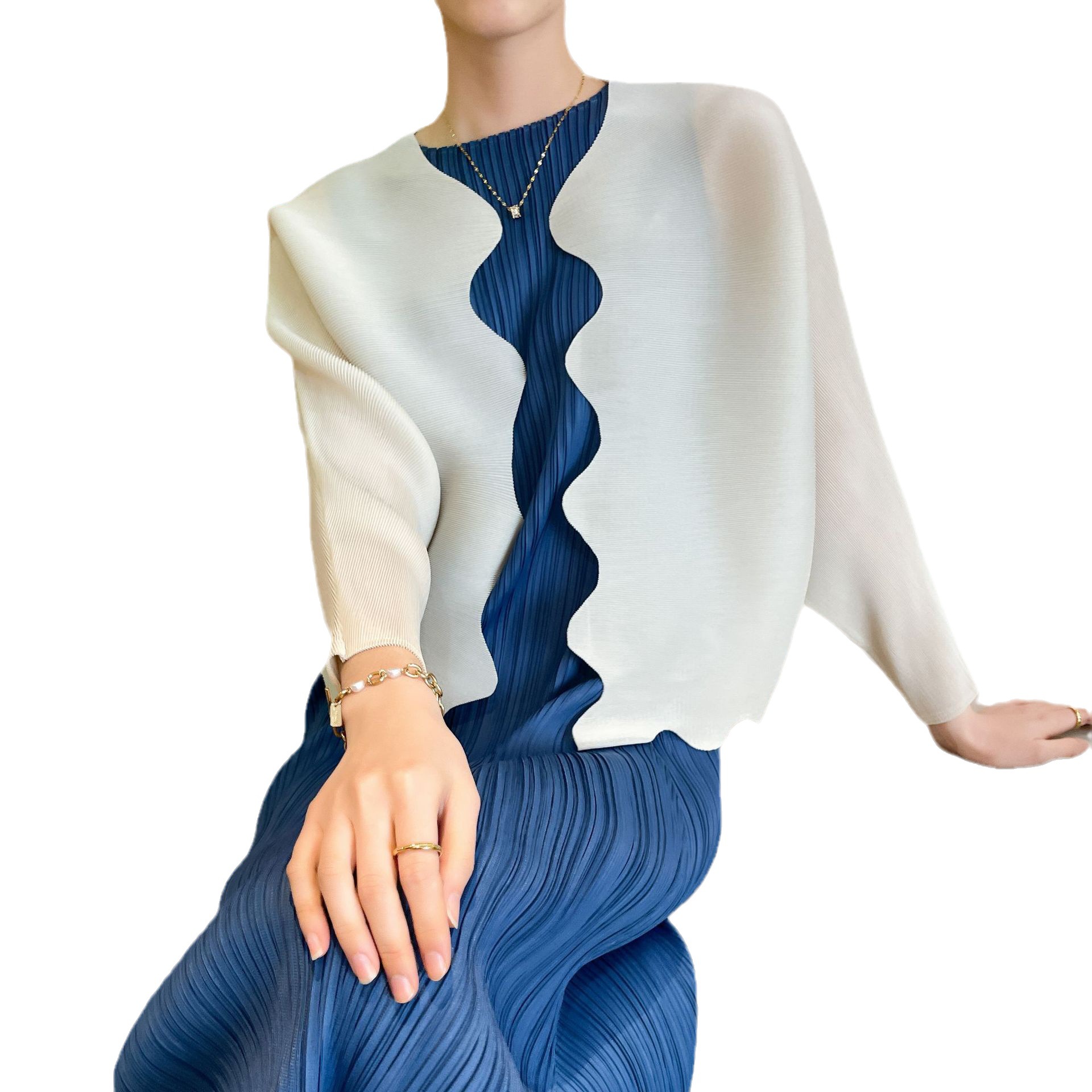 2024 early spring new high-end pleated loose slimming versatile casual batwing sleeve cardigan outer wear