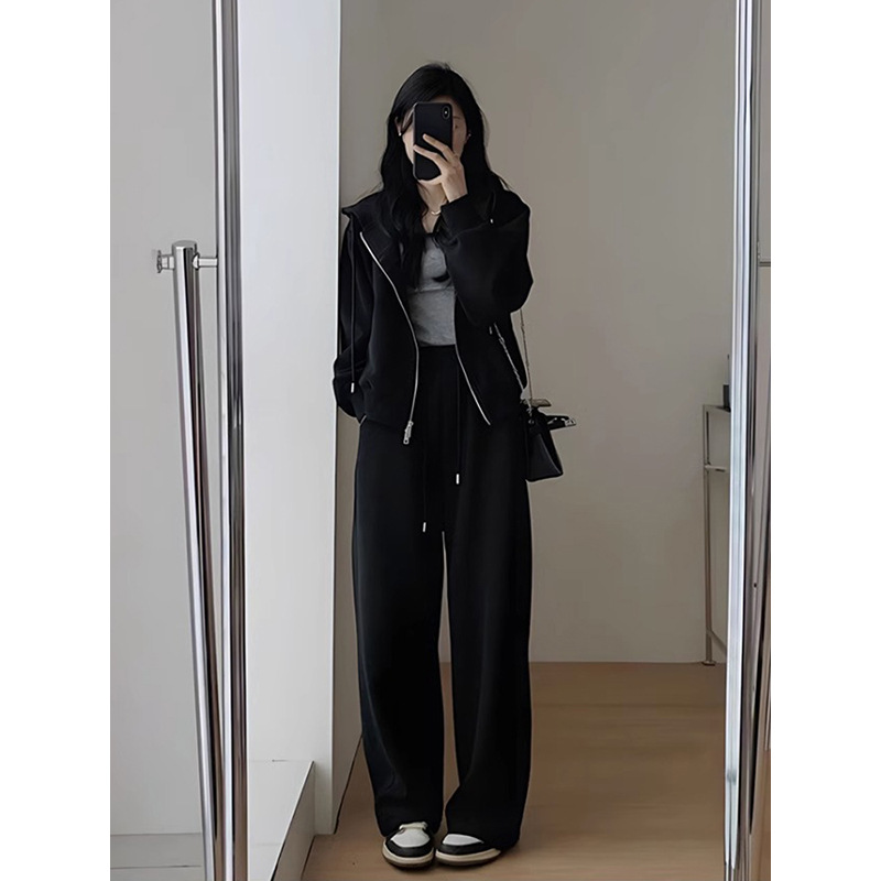 Early autumn wear with a set of tea style suit women's high-end hooded sweater wide leg pants sports casual two-piece suit