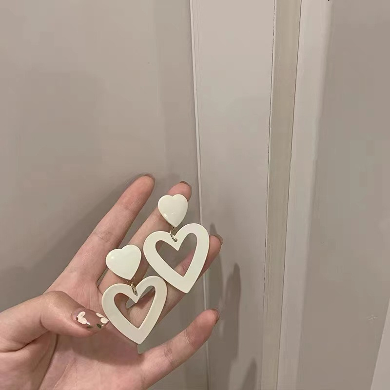 Love milky white big earrings suitable for summer exaggerated hollow summer round face 2024 new trendy earrings for women