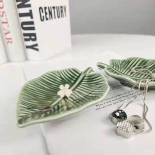 INS Fashion Simple Nordic Style Home Soft Dress Electroplated Green Leaf Tray Cosmetics Jewelry Storage Tray Ornaments