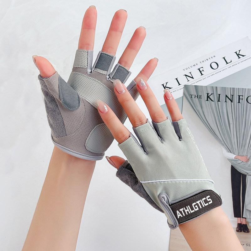 Sports Riding Gloves Women's Yoga Fitness Exercise Shock Absorption Non-slip Half Finger Wear-resistant Horizontal Bar Cocoon-resistant Breathable
