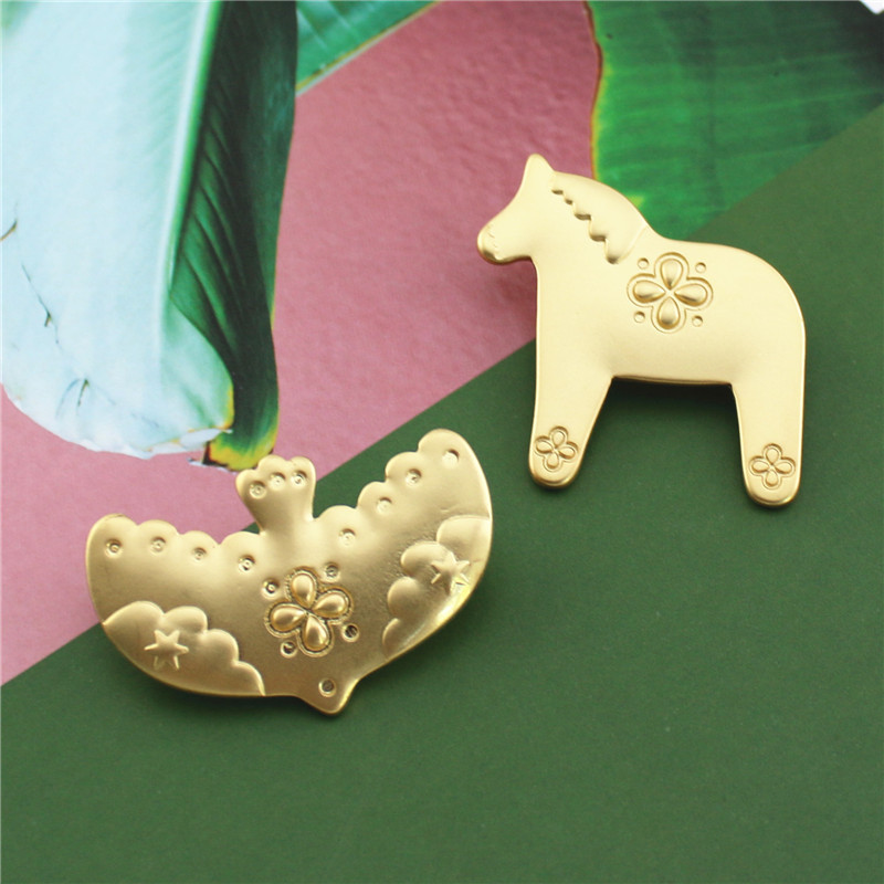 Fashion Simple Bird Butterfly Pony Kawakawa Ming Style Brooch Japanese and Korean Style Clothes Accessories Pin Corsage