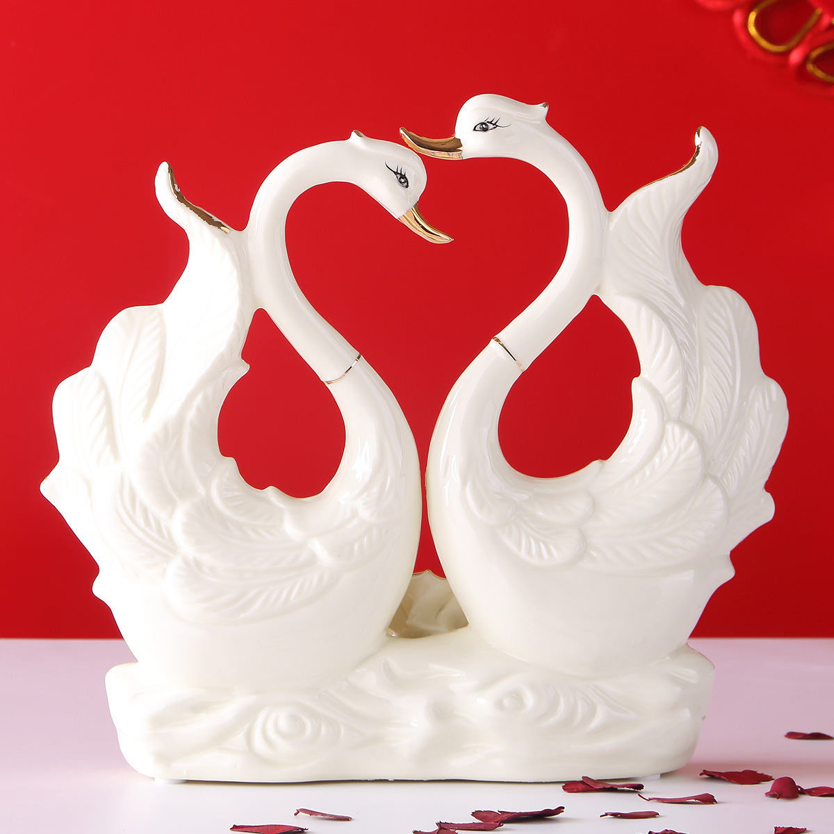 Swan ceramic ornaments home accessories living room desktop furnishings creative girlfriends wedding gifts factory direct wholesale
