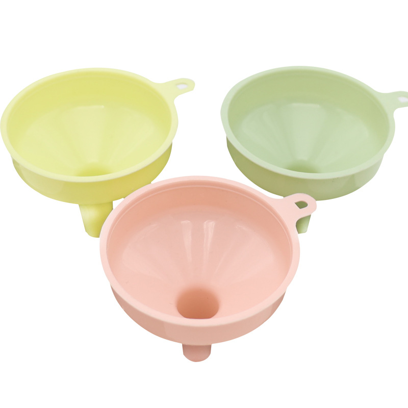 Transparent plastic funnel pour oil funnel Mini small funnel kitchen gadgets seasoning bottle funnel