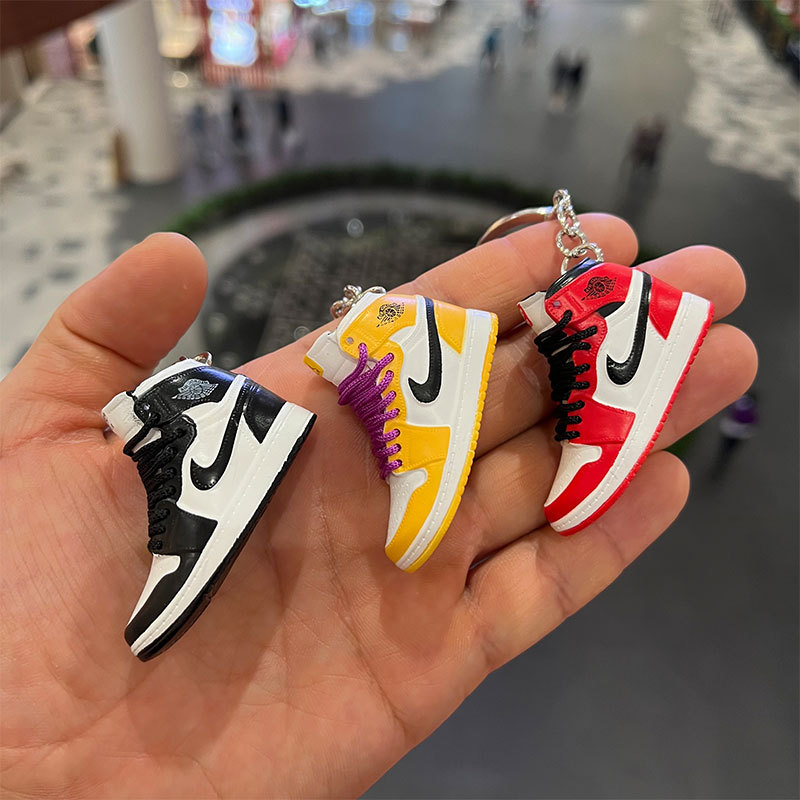 aj Shoe Mold Keychain nba Basketball Kobe Bryant Bag Pendant Mini Basketball Shoes Jewelry Creative Personality Gift